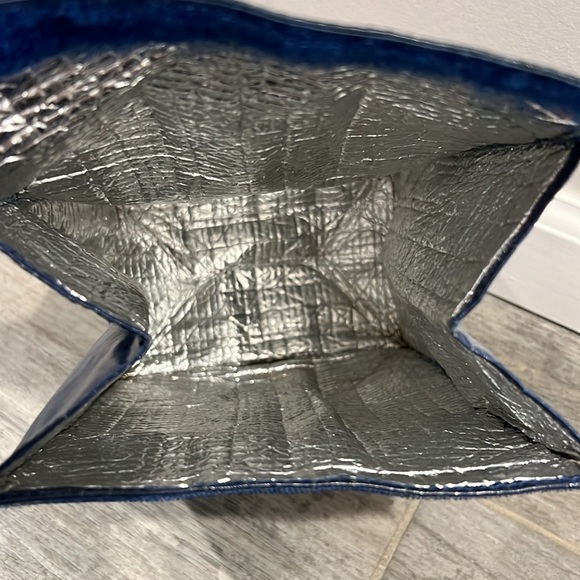 Juicy Couture Insulated Lunch bag. - Picture 4 of 4